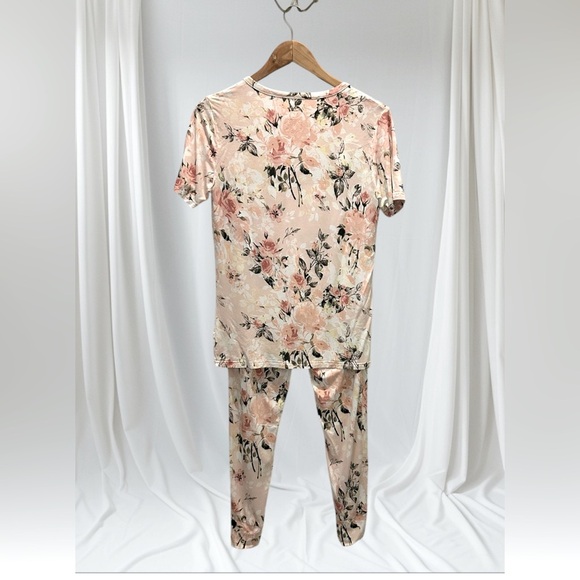 Posh Peanut pajama set and receiving blanket - Picture 5 of 8